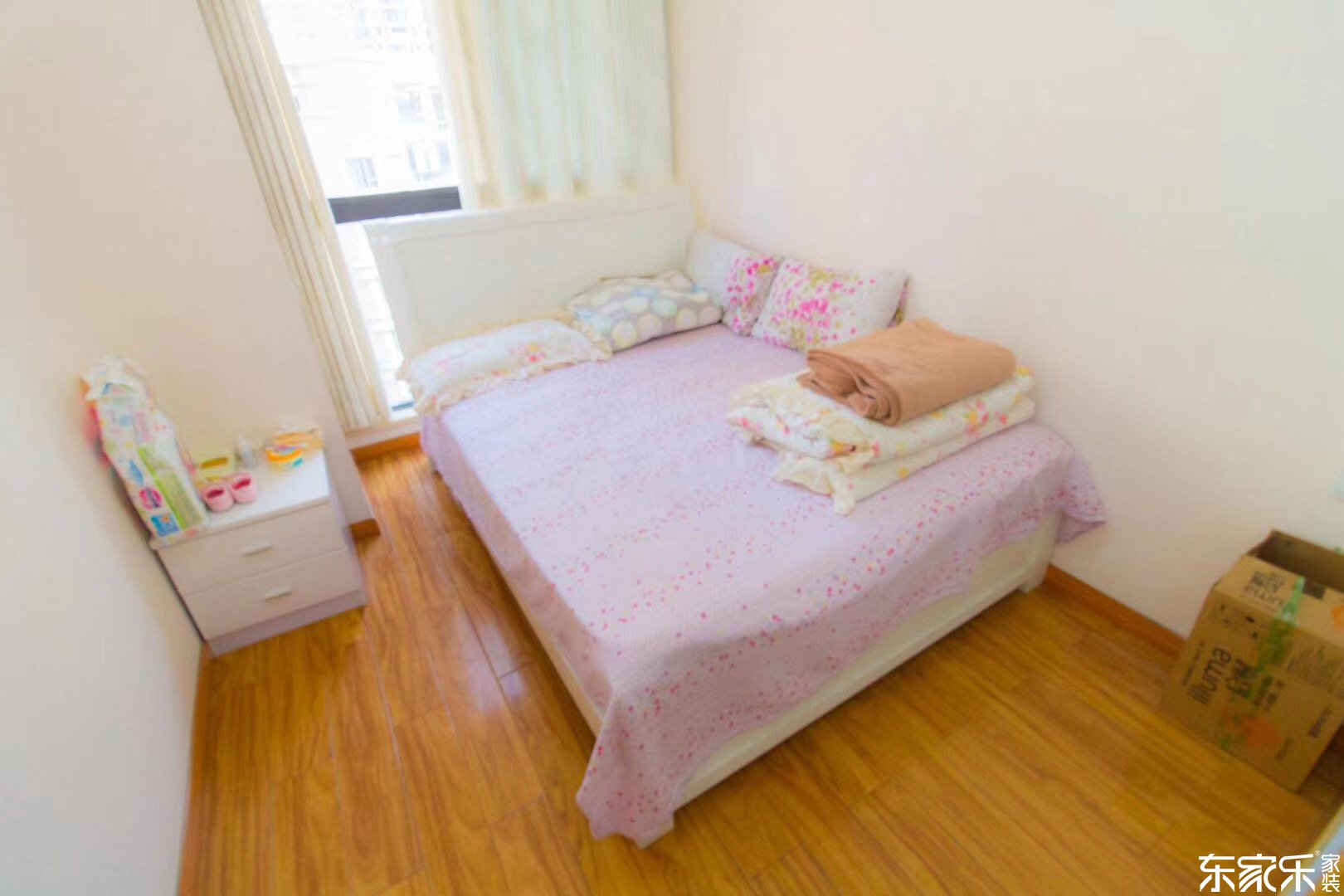 98平現(xiàn)代簡約風格次臥裝修效果圖